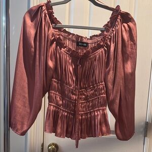 DO+BE Women's Pink Off-Shoulder smocked peasant top. Rose size small